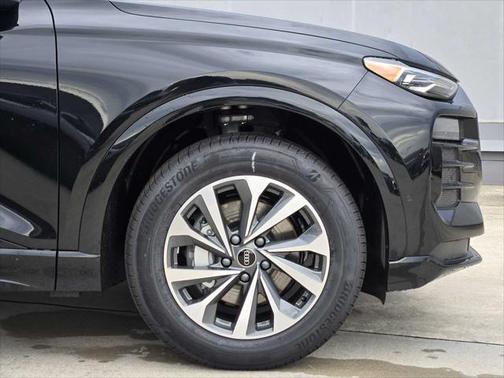 2025 Audi Q6 e-tron Premium quattro