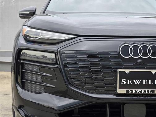 2025 Audi Q6 e-tron Premium quattro