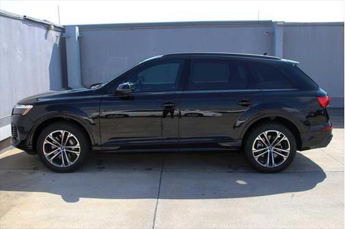 2025 Audi Q7 45 Premium Plus