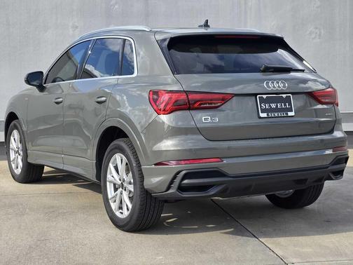 2025 Audi Q3 Premium 45 TFSI S line quattro Tiptronic