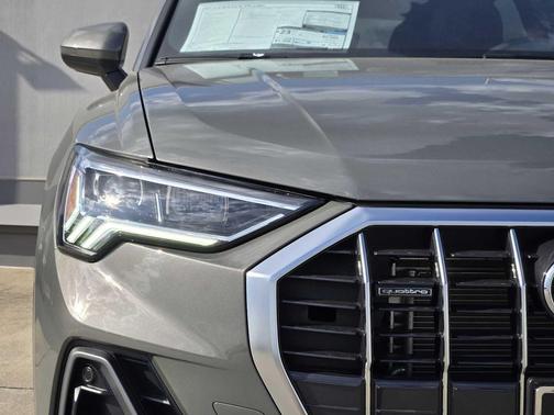 2025 Audi Q3 Premium 45 TFSI S line quattro Tiptronic