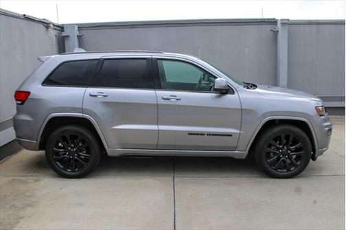2017 Jeep Grand Cherokee Altitude