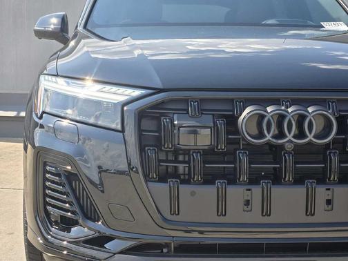 2025 Audi Q7 55 Prestige