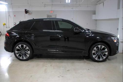 Mythos Black Metallic 2026 Audi Q8 55 Premium Plus