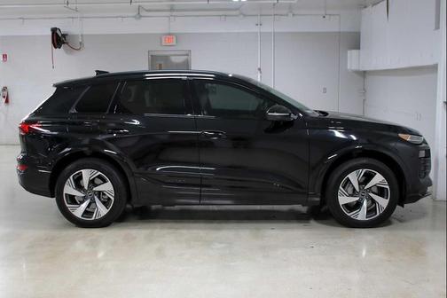 2025 Audi Q6 e-tron Premium Plus quattro