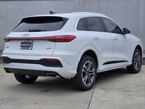 2025 Audi Q5 Premium
