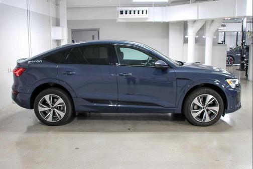 2024 Audi Q8 e-tron Premium