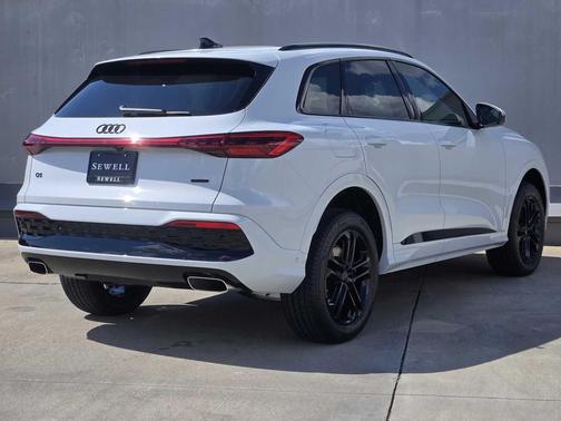 2025 Audi Q5 Premium