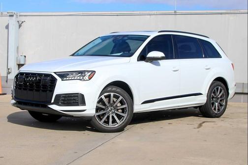 2023 Audi Q7 45 Premium Plus