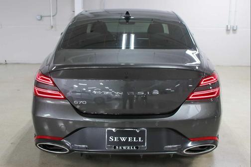 2024 Genesis G70 2.5T RWD