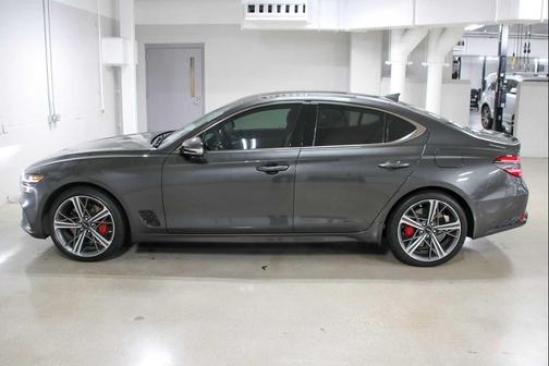 2024 Genesis G70 2.5T RWD