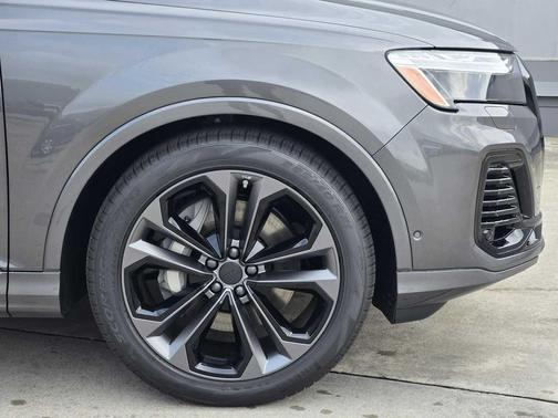 2026 Audi Q7 55 Premium Plus