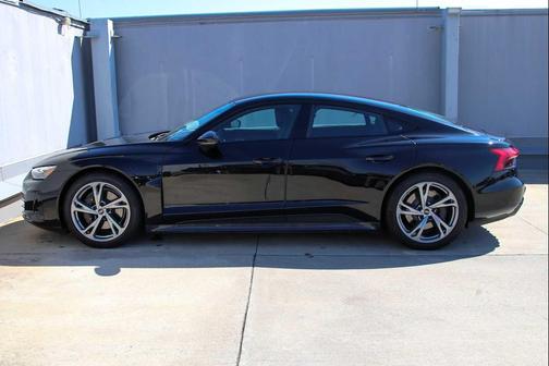 2023 Audi e-tron GT Premium Plus quattro