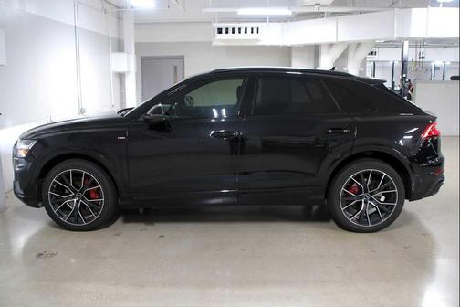 Mythos Black Metallic 2023 Audi Q8 55 Prestige