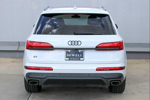 2025 Audi Q7 45 Premium Plus