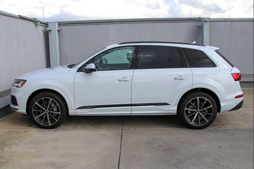 2023 Audi Q7 55 Premium Plus