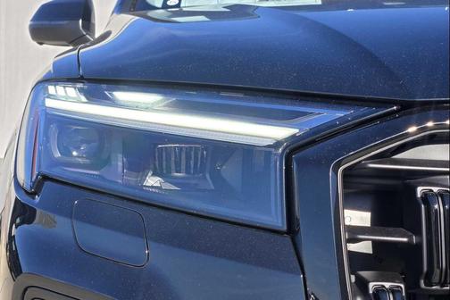 Mythos Black Metallic 2026 Audi Q7 55 Premium Plus