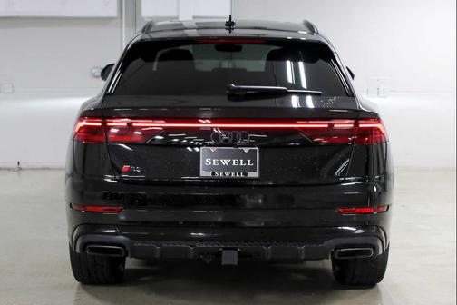 2024 Audi Q8 55 Premium Plus