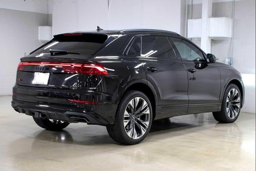 2024 Audi Q8 55 Premium Plus
