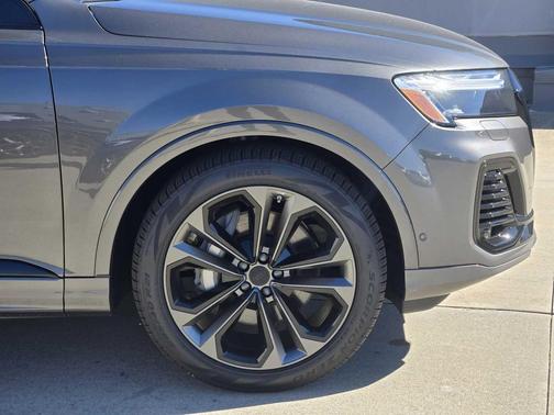 2026 Audi Q7 55 Premium Plus