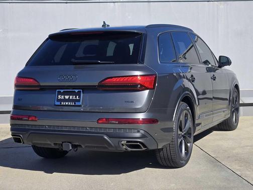 2026 Audi Q7 55 Premium Plus