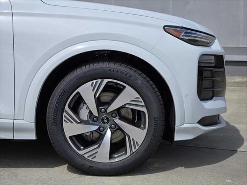 2025 Audi Q6 e-tron Prestige quattro
