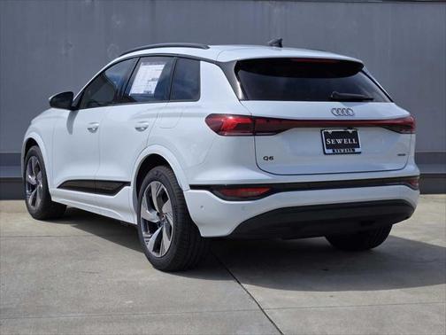 2025 Audi Q6 e-tron Prestige quattro