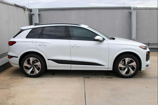 2025 Audi Q6 e-tron Premium Plus quattro