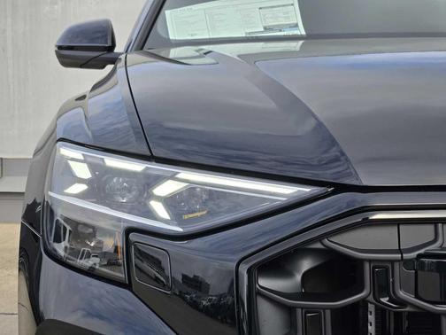 2026 Audi SQ8 4.0T Prestige