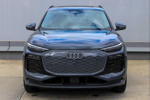 2025 Audi Q6 e-tron Premium Plus