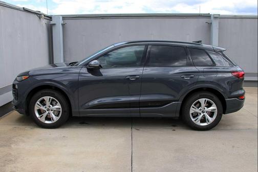 2025 Audi Q6 e-tron Premium Plus