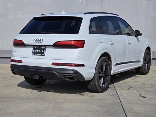 2025 Audi Q7 55 Premium Plus
