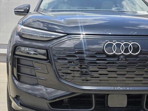 2025 Audi Q6 e-tron Premium Plus quattro