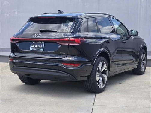 2025 Audi Q6 e-tron Premium Plus quattro