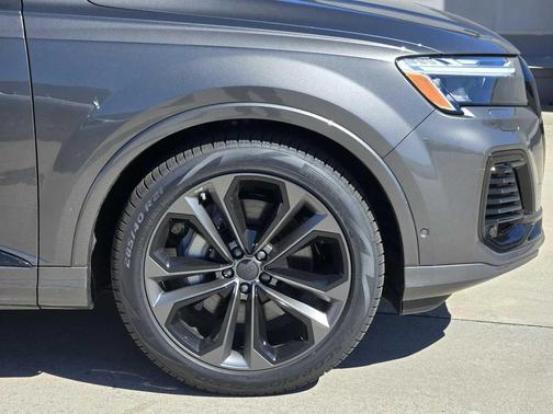 2026 Audi Q7 55 Premium Plus