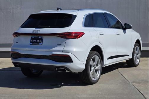 WHITE 2026 Audi Q5 Premium Plus TFSI quattro S tronic