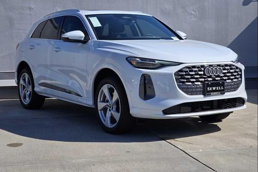 WHITE 2026 Audi Q5 Premium Plus TFSI quattro S tronic