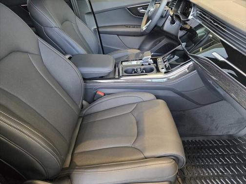 2025 Audi Q7 55 Prestige