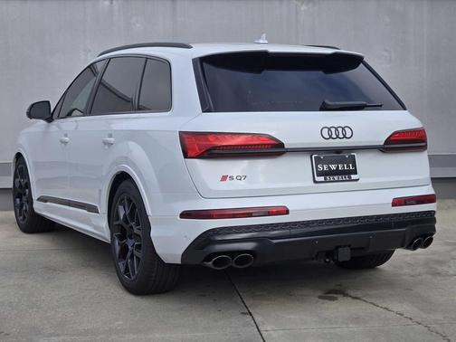 2026 Audi SQ7 4.0T Premium Plus