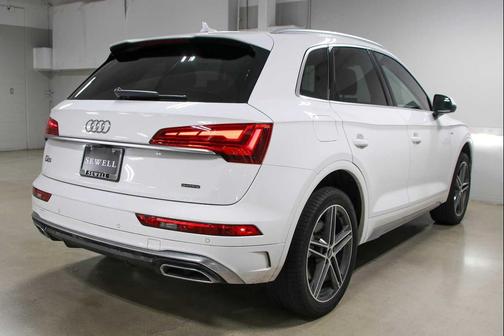 Arkona White 2024 Audi Q5 55 S line Premium