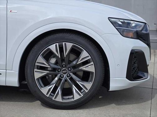 2025 Audi Q8 55 Premium Plus