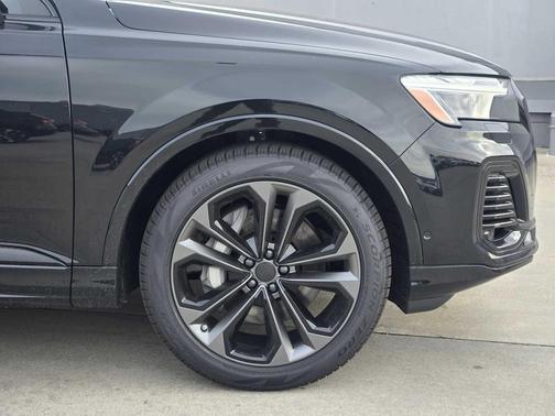 2026 Audi Q7 55 Premium Plus