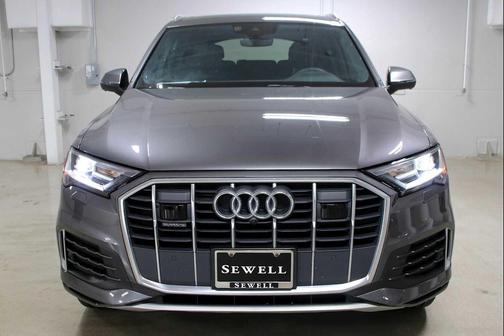 2022 Audi Q7 45 Premium Plus