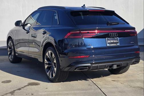 Waitomo Blue Metallic 2026 Audi Q8 55 Premium Plus