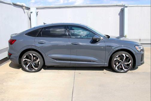 2024 Audi Q8 e-tron Sportback S line Premium Plus