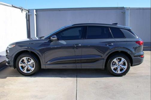 2025 Audi Q6 e-tron Premium Plus