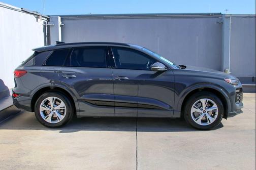 2025 Audi Q6 e-tron Premium Plus