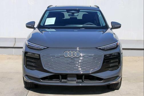 2025 Audi Q6 e-tron Premium Plus