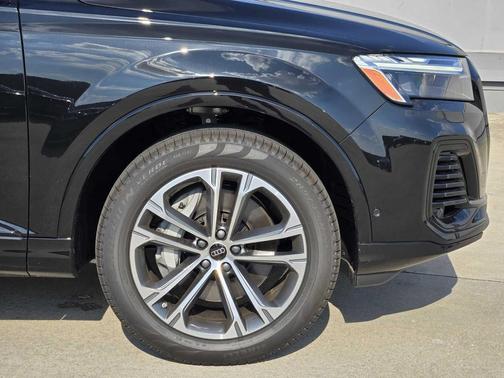 2026 Audi Q7 55 Premium
