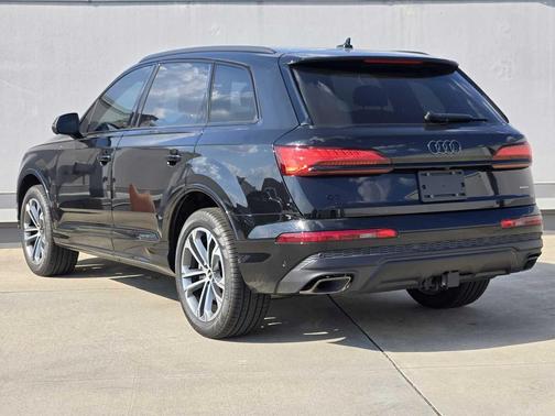 2026 Audi Q7 55 Premium